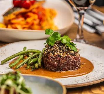 UNE PHILOSOPHIE TOURNÉE VERS L’EXCELLENCE