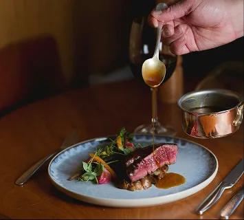 UN-SERVICE-FIABLE-DE-LATELIER-A-VOTRE-CUISINE